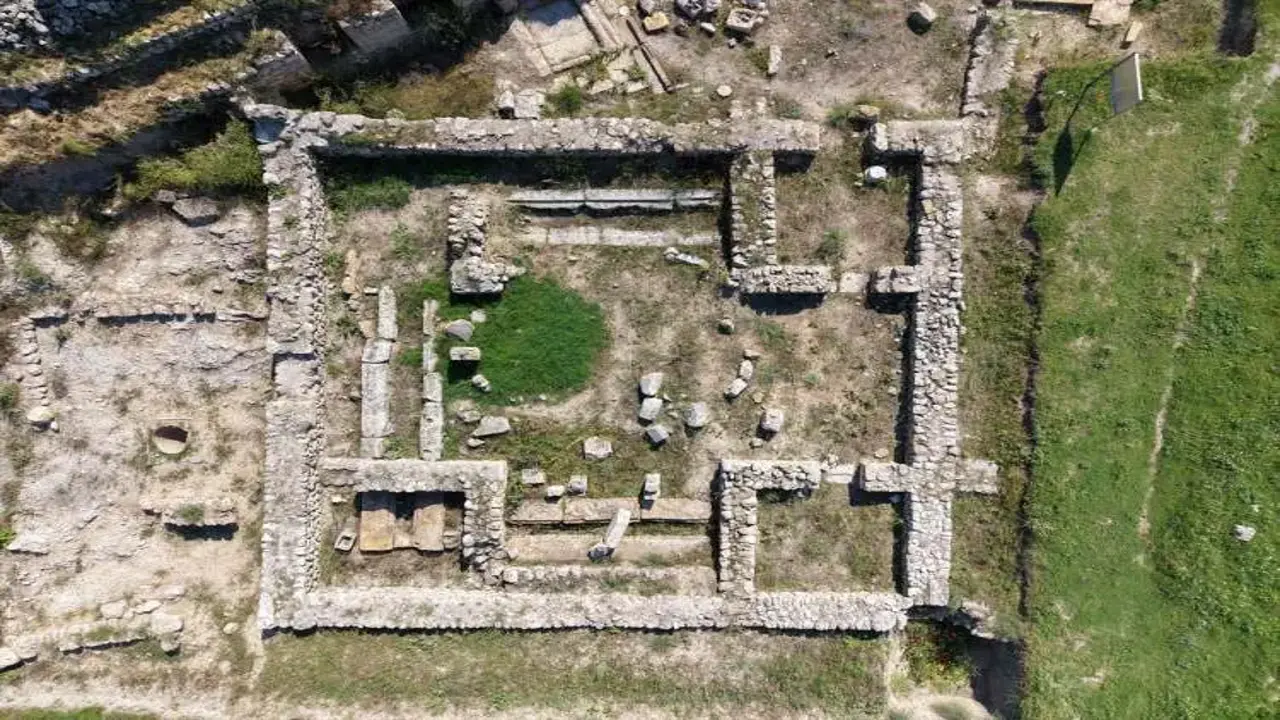 Karabük'te 1750 yıllık küp mezar, iskelet ve 