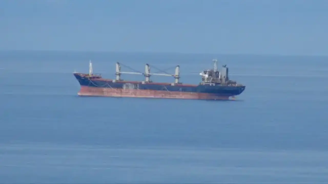 Karadeniz’de dron saldırısına uğrayan gemi Giresun açıklarına sürüklendi
