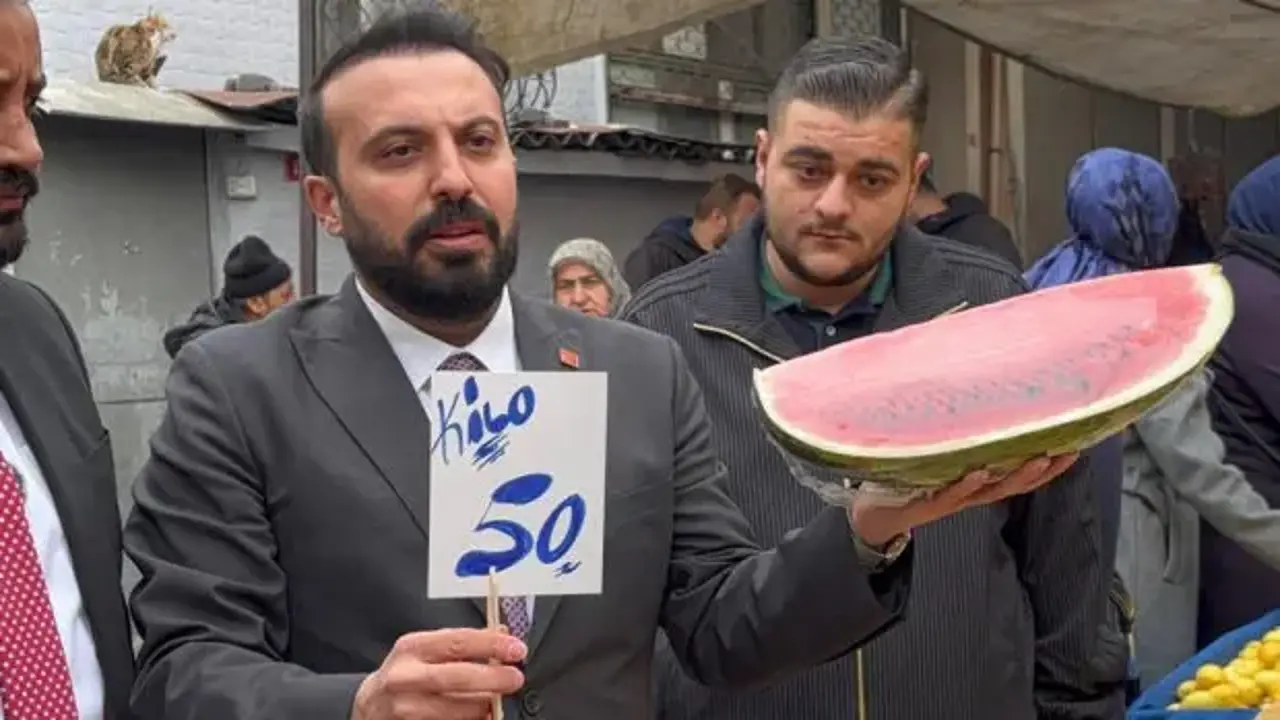 Karpuz dilimiyle poz veren CHP’li Işık’a, AK Parti’den sert cevap!