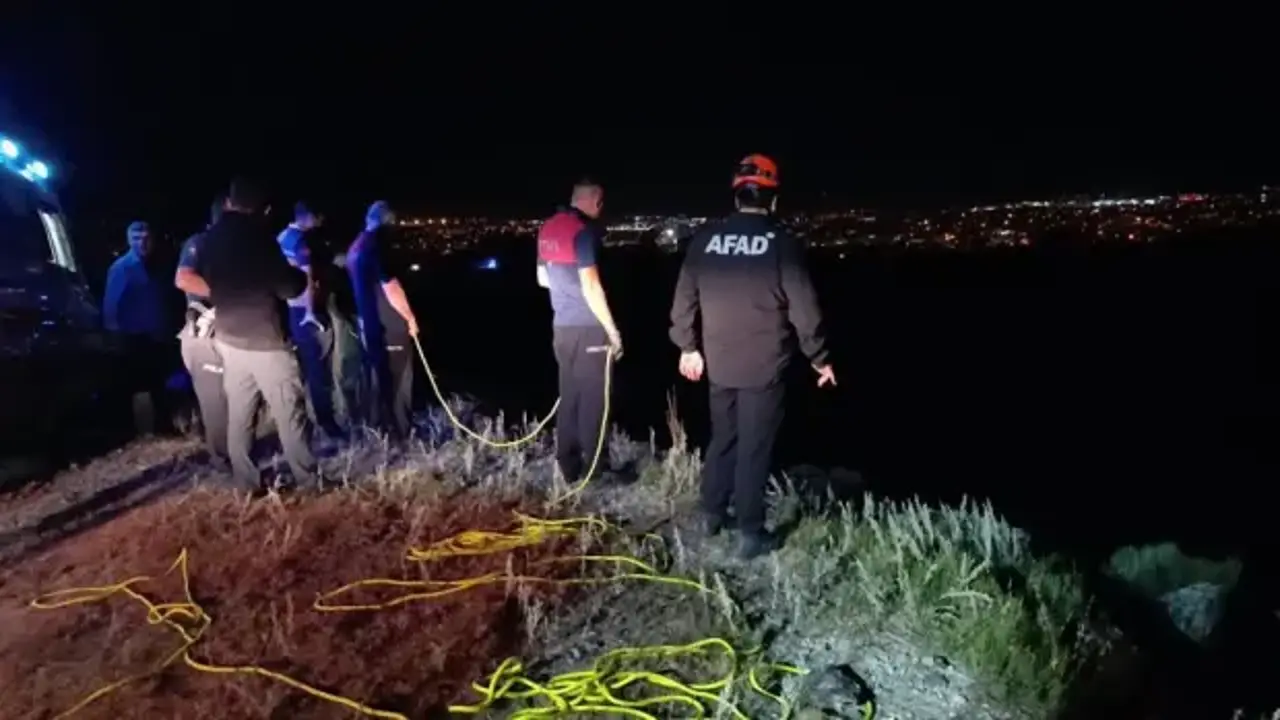 Kars'ta kayalıklardan düşen şahıs hayatını kaybetti