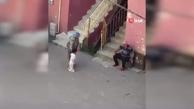 Kartal'da kiracısıyla kavga eden ev sahibinin bıçaklandığı anlar ortaya çıktı