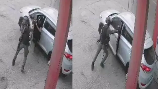 Katil İsrail polisi Kudüs'te Filistinlilerin içinde bulunduğu aracın içine bomba atıp kapıları kapattı