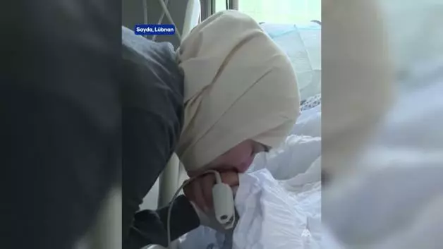 Katil İsrail'in Lübnan'a saldırısında yaralanan genç Halid'in yaşam mücadelesi sürüyor