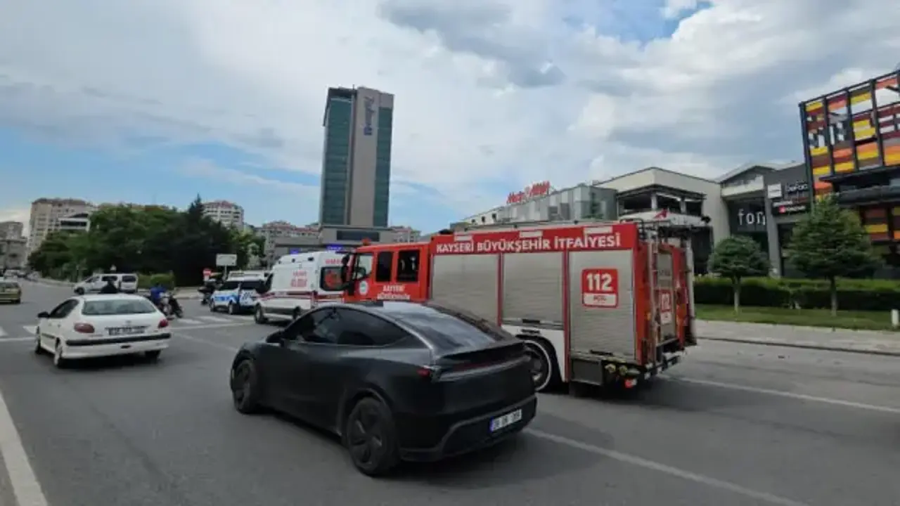 Kayseri'de AVM'de 'bomba' paniği