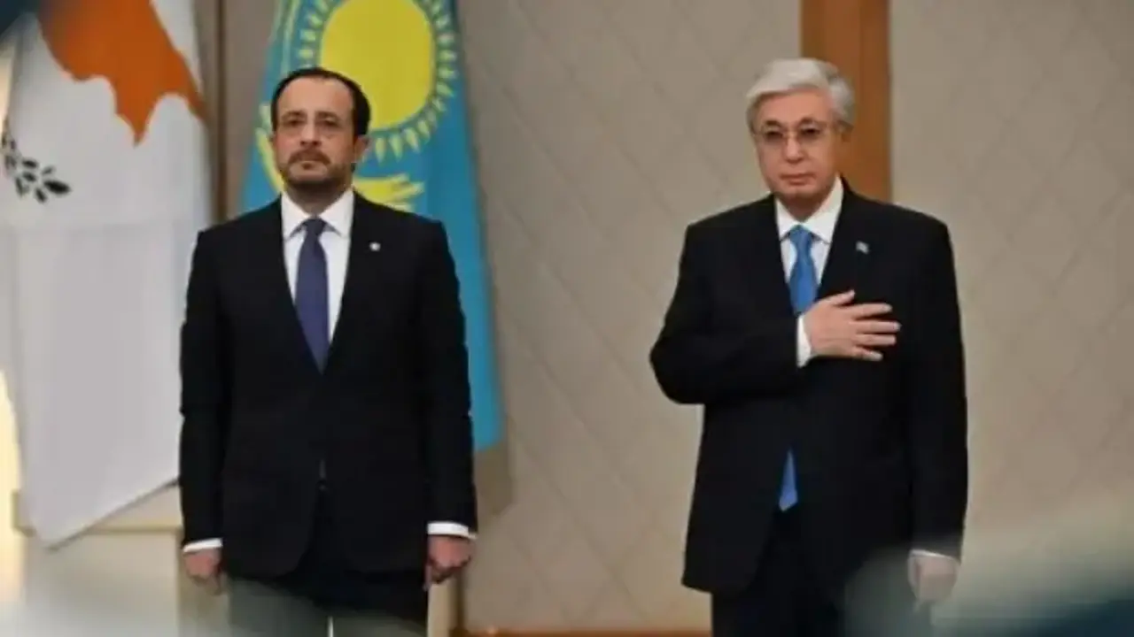 Kazak Cumhurbaşkanından Rum lidere övgü dolu sözler: Sizi takdir ediyorum