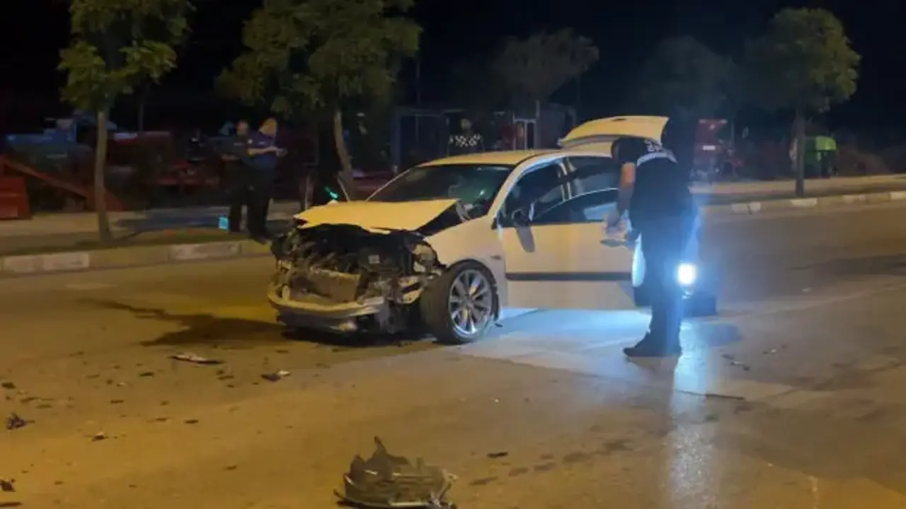 Kazaya karışan sürücü aracını bırakıp kaçtı