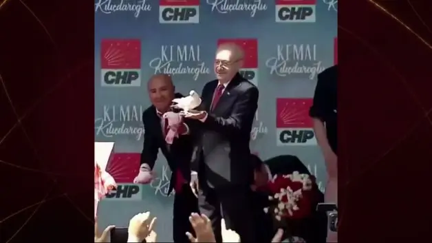 Kılıçdaroğlu'nun zor anları gündem oldu: Güvercini uçuramadı!