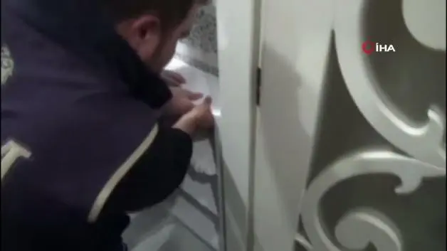 Kilis'te FETÖ operasyonu: Firari şahıs banyodaki gizli bölmeden çıktı