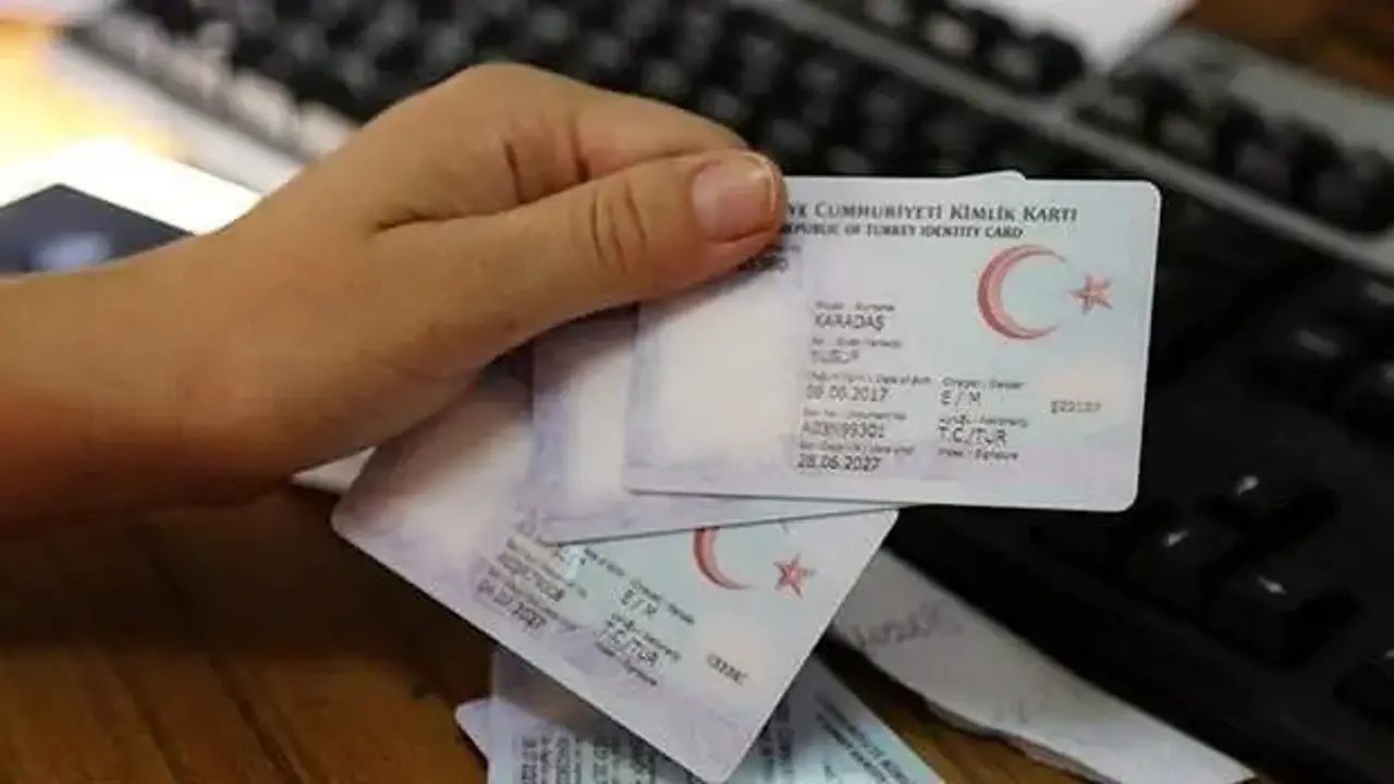 Kimliğinde gören Nüfus Müdürlüğüne koşuyor! İşte en çok değiştirilen soyisimleri...