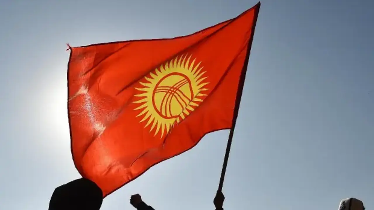 Kırgız alfabesindeki Rusça harflerin çıkarılması önerildi