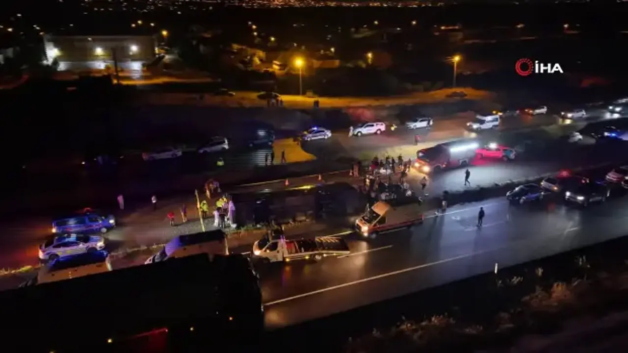 Kırıkkale'de yolcu otobüsü devrildi: Çok sayıda yaralı var
