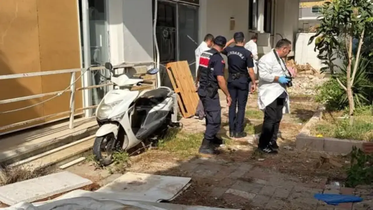 Kız kardeşini balkondan attı, ardından yaşamına son verdi