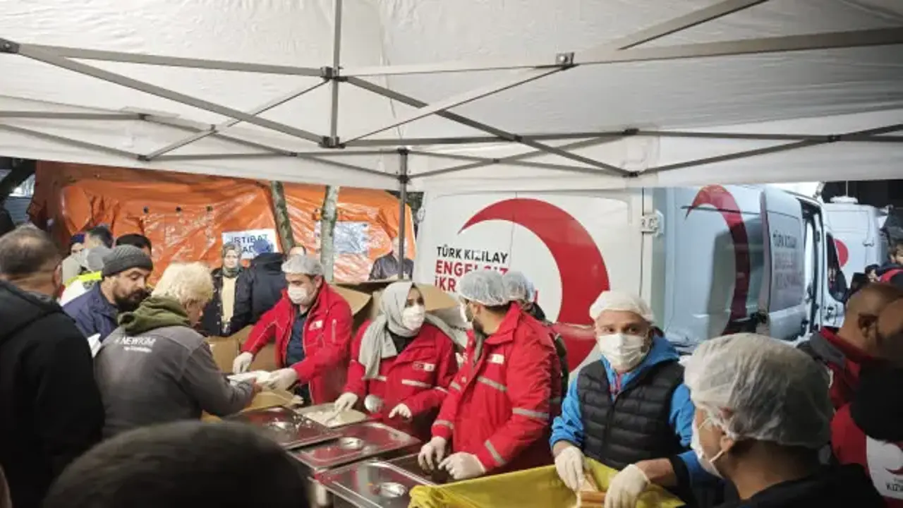 Kızılay, İstanbul'da sahada! 3 ilçede çalışmalar sürüyor