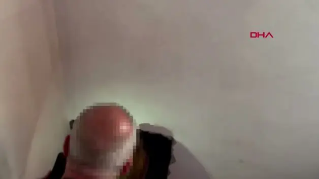 Kocaeli'de 26 yıl hapis cezası bulunan firari, şifonyer arkasında yakalandı