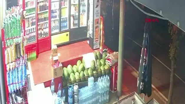 Kocaeli'de feci kaza: Çarptığı kızın üzerinden geçip kaçtı!