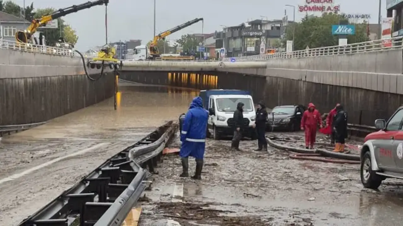 Kocaeli'de sağanak faciası! Sele kapılan bir kişi kayboldu