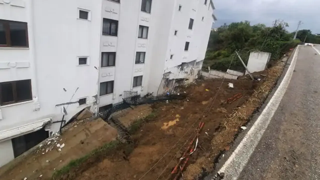 Kocaeli'de toprak kayması: 2 sitedeki 9 bina boşaltıldı