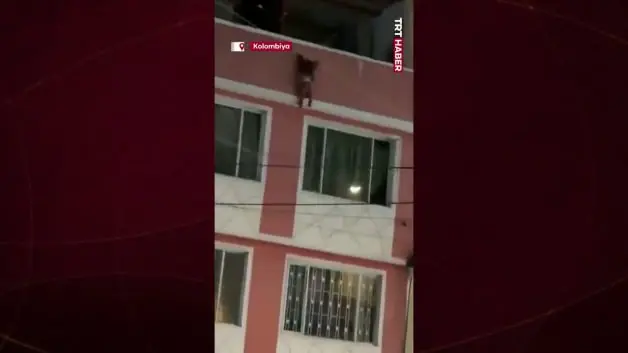 Kolombiya'da 3.kattan düşen çocuk çevredekiler tarafından havada kurtarıldı