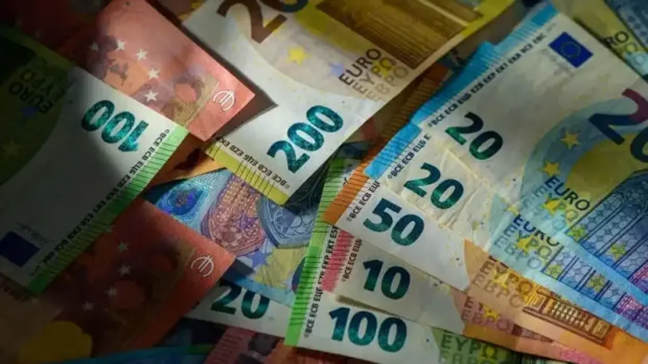 Komşu para birimini değiştirdi: Artık Euro kullanacaklar