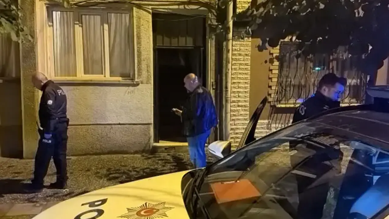 Komşusunun evinde fenalaşıp hayatını kaybetti