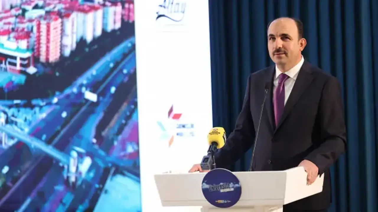 Konya Büyükşehir Belediye Başkanı Altay, KTÜ öğrencileriyle buluştu