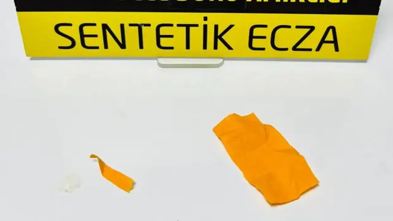 Konya'da uyuşturucu operasyonu: Kağıda emdirilmiş yüzlerce içimlik bonzai ele geçirildi!