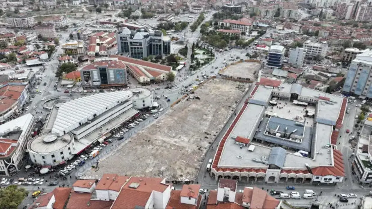 Konya'nın hafızası korunuyor! Tarihi Buğday Pazarı’nda dönüşüm sürüyor