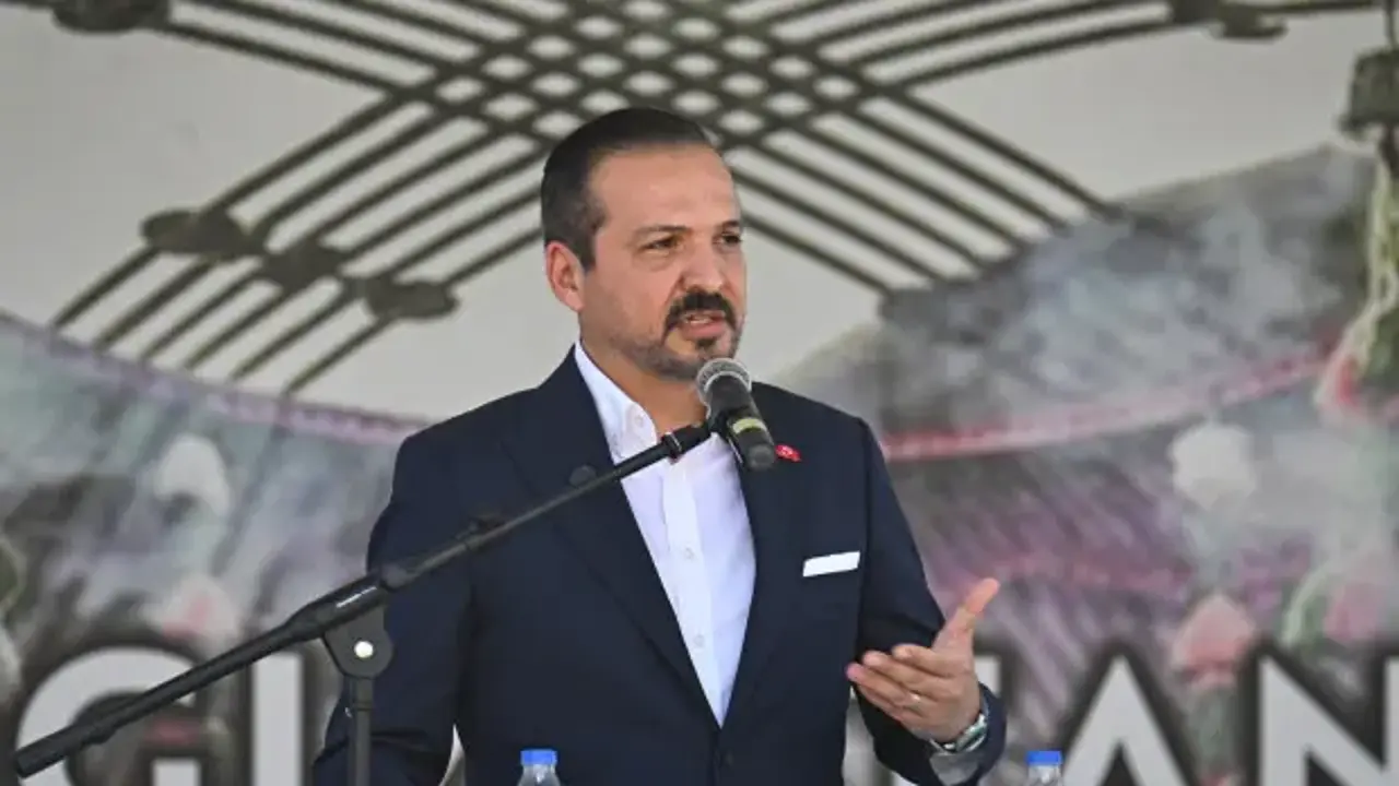 Kürşad Zorlu'dan Van'da Türk dünyasına birlik ve terörsüz Türkiye mesajı