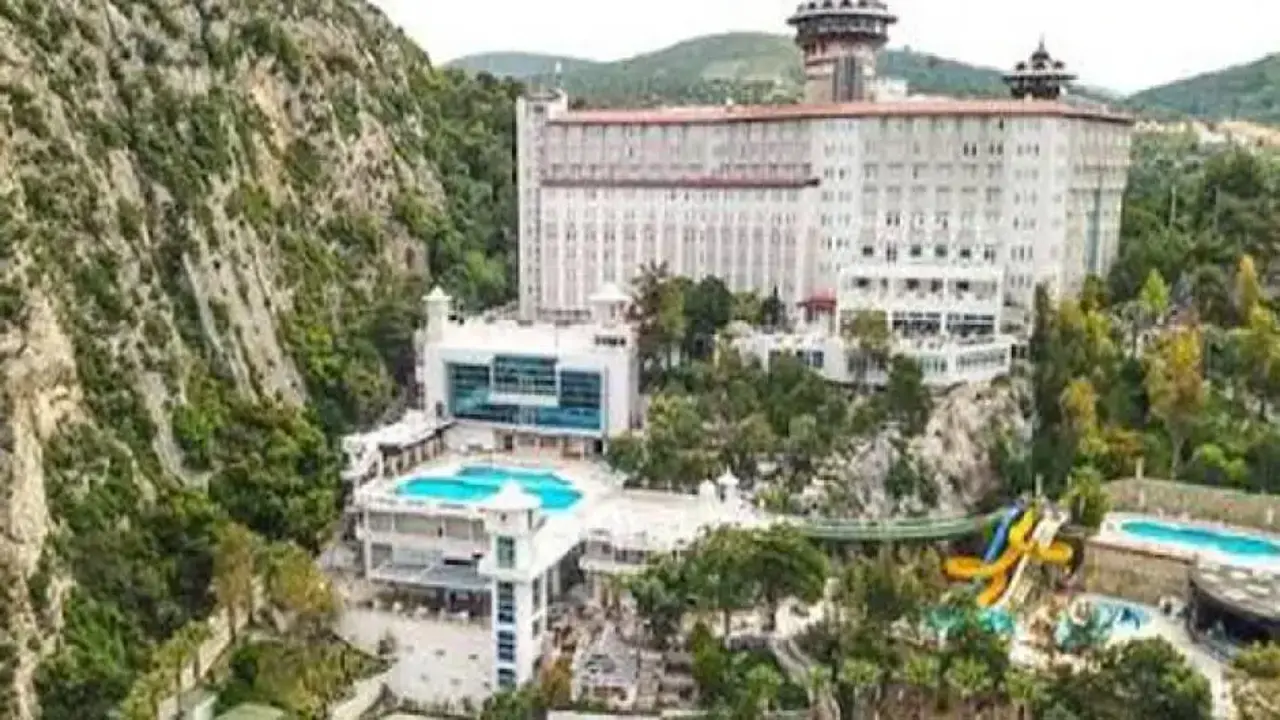 Kuşadası’nın sembol oteli konkordato ilan etti
