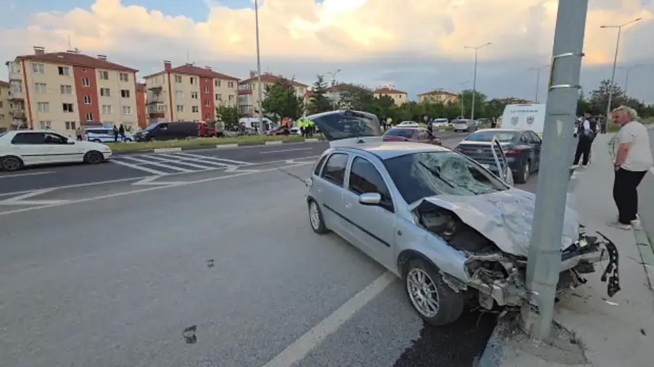 Kütahya'da feci kaza: Ölü ve yaralılar var