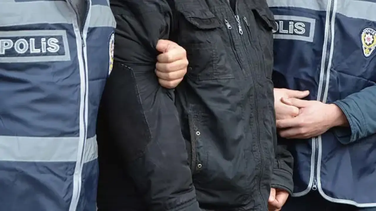 Kuyumcuları sahte altınla dolandırıyorlardı: Şebeke çökertildi!