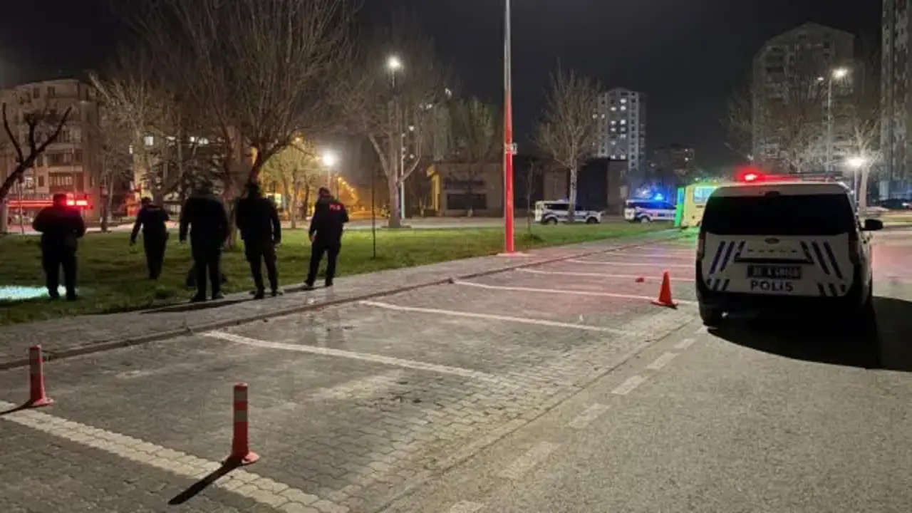 ‘Laf atma’ meselesinde kan aktı: 4 yaralı