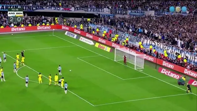 Lionel Messi milli takım kariyerini golle noktaladı