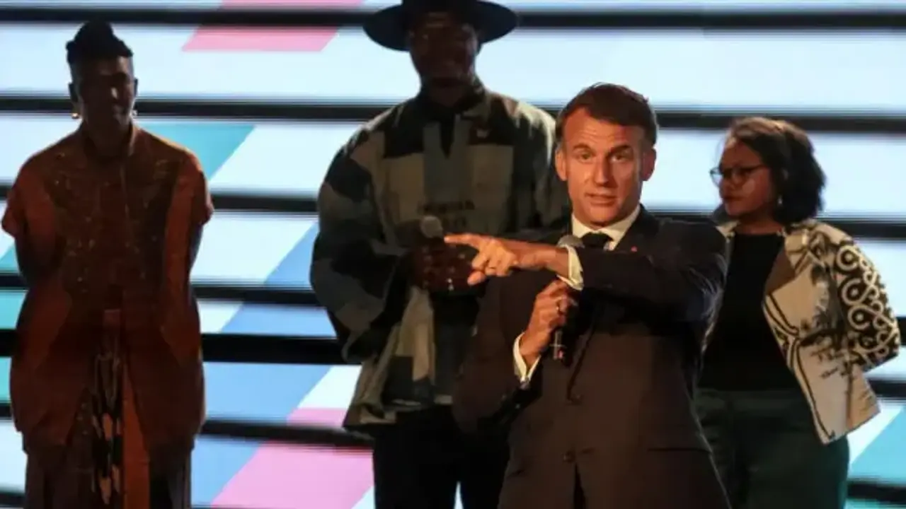 Macron seyircilere bağırdı: Ya susun ya dışarı çıkın!
