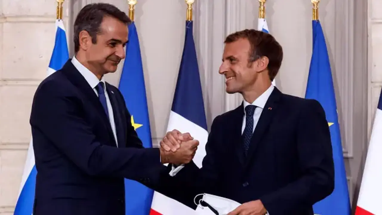 Macron ve Miçotakis imzayı attı! 