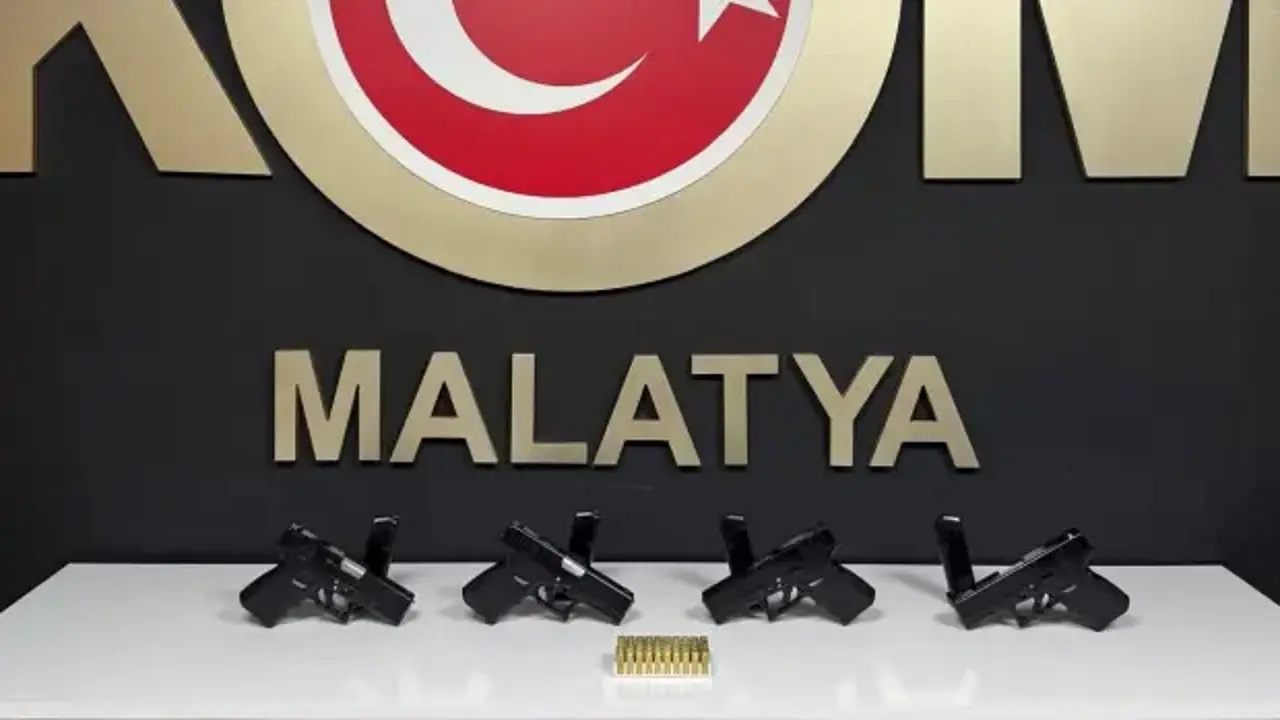 Malatya’da silah kaçakçılarına şafak darbesi: Evlerden cephanelik çıktı!