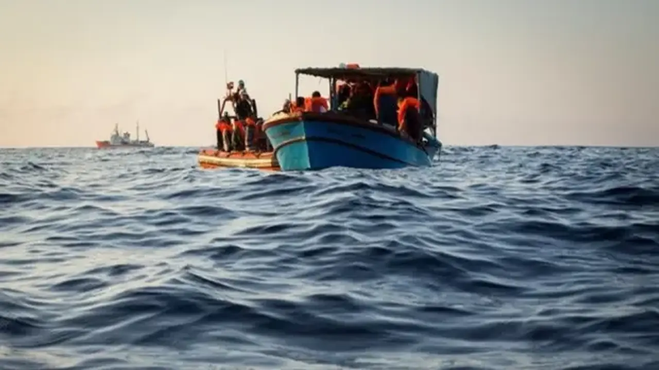 Malezya açıklarında göçmen teknesi battı