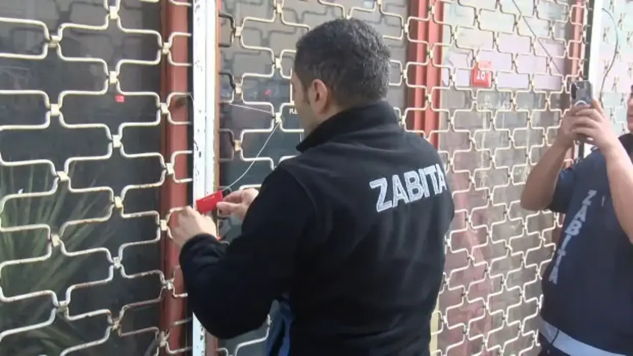 Maltepe’de 3 katı çöken binanın çevresindeki 2 bina mühürlendi