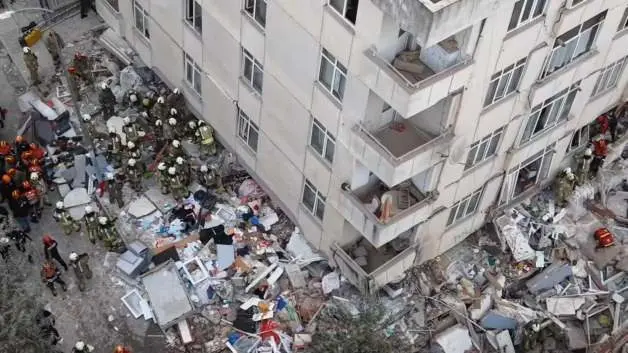 Maltepe’deki  5 kişiye mezar olan binada skandal detay: Kolondan deniz kabuğu çıktı!
