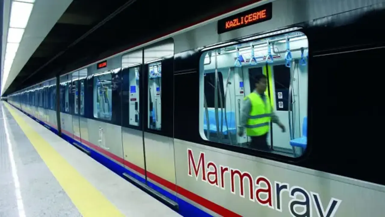 Marmaray yolcularına önemli uyarı! Seferler aksadı