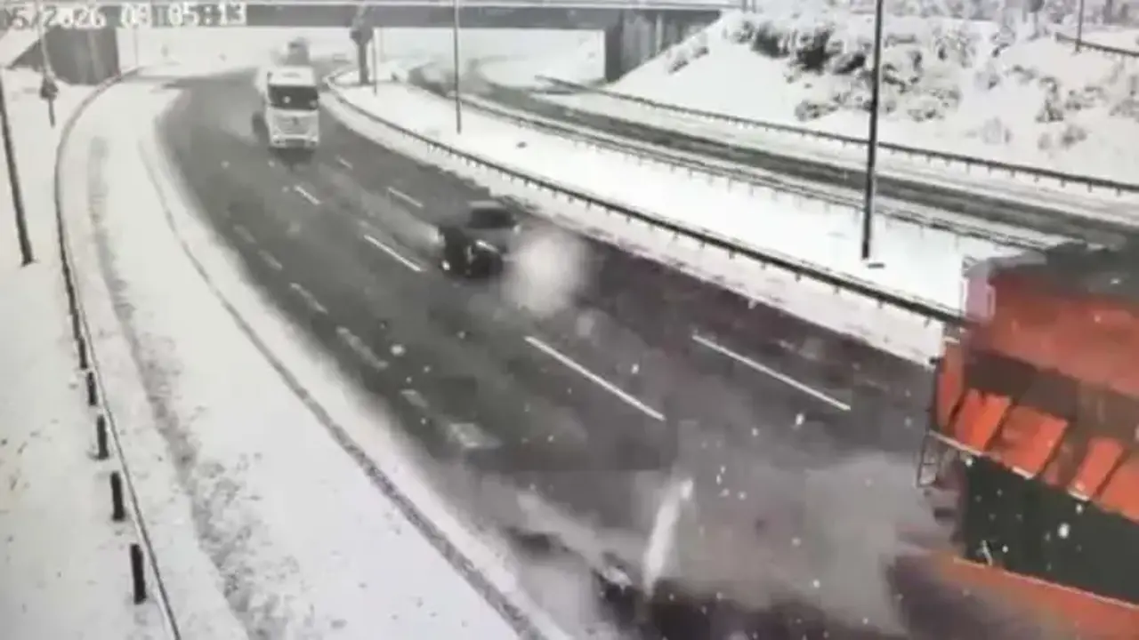 Mayıs ayında kar sürprizi! Yurda kış geldi, yollar kapandı