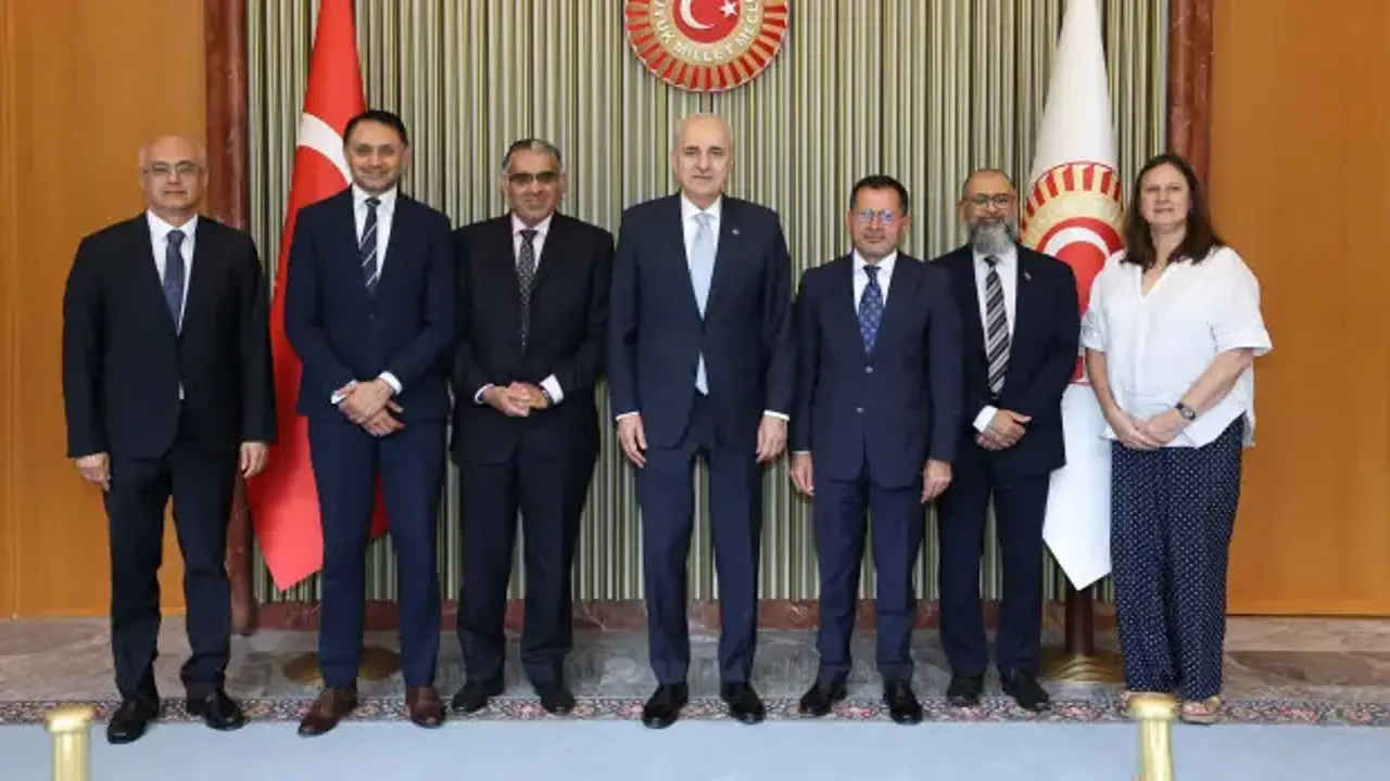 Meclis Başkanı Kurtulmuş, Birleşik Krallık ile ilgili heyeti kabul etti