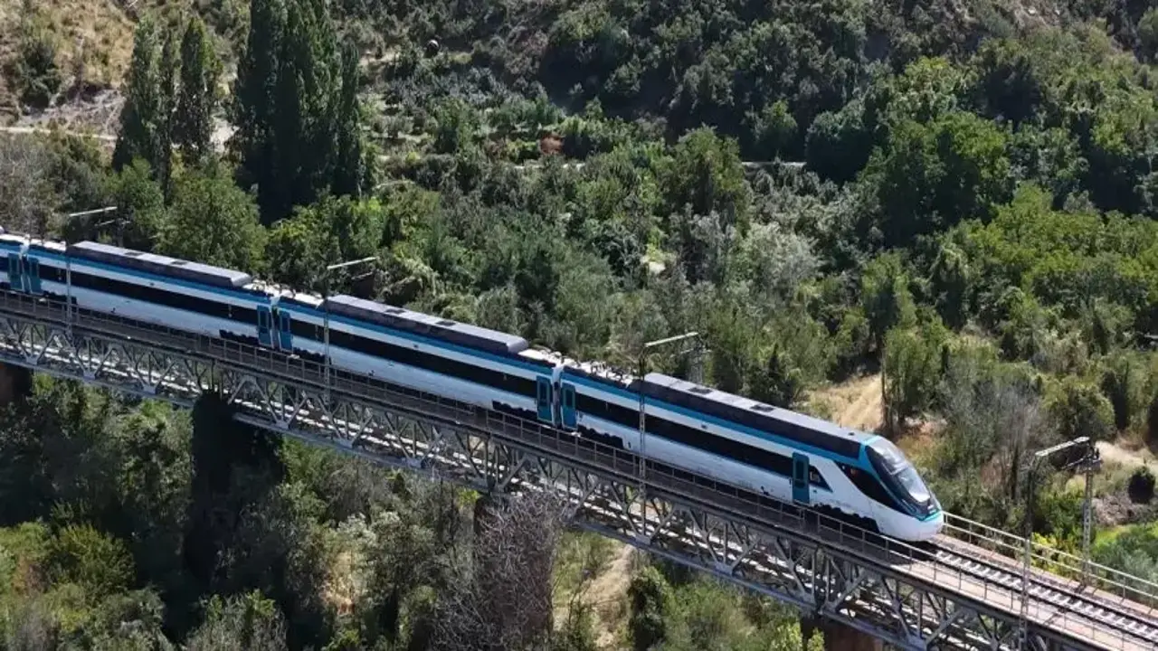 Milli Hızlı Tren için düğmeye basıldı! 2027 ve 2028 hedefi belli oldu: 14 set üretilecek