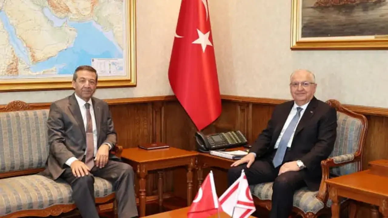 Milli Savunma Bakanı Güler, KKTC Dışişleri Bakanı Ertuğruloğlu ile görüştü