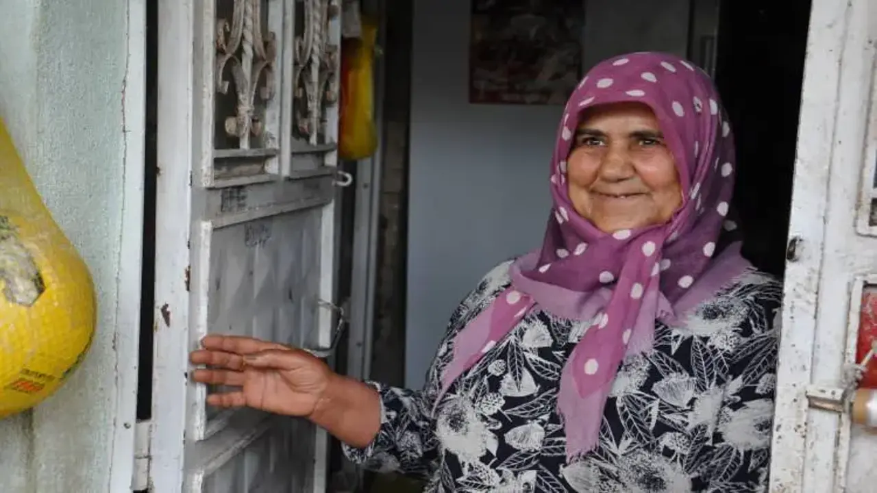 Minareyi mesken tutan leylek Hitit eşiyle birlikte 4. kez yuvaya döndü