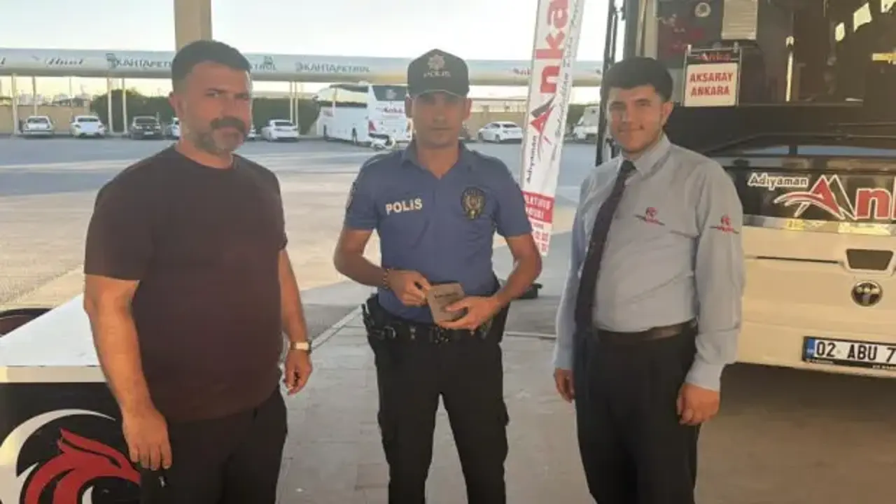 Muavinden insani davranış: Unutulan 4,5 milyon TL'yi sahibine ulaştırdı