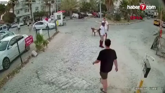 Muğla'da sokak ortasında bıçaklı düello: Kan donduran görüntüler ortaya çıktı