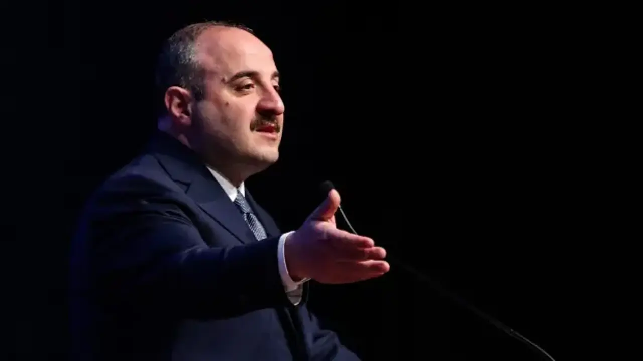 Mustafa Varank'tan Hüseyin Çelik'e tepki: FETÖ postacılığı yaptı, bizi tehdit etti