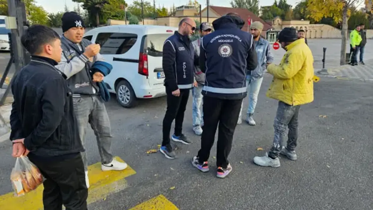 Nevşehir'de 25 kaçak göçmen yakalandı