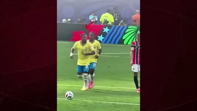 Neymar önce omuz attı sonra özür diledi!